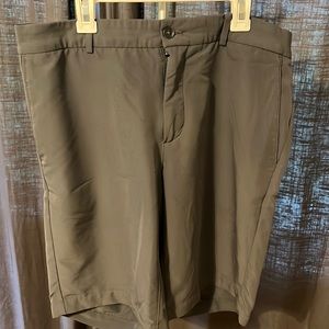 Nike golf shorts. Men’s medium, gray